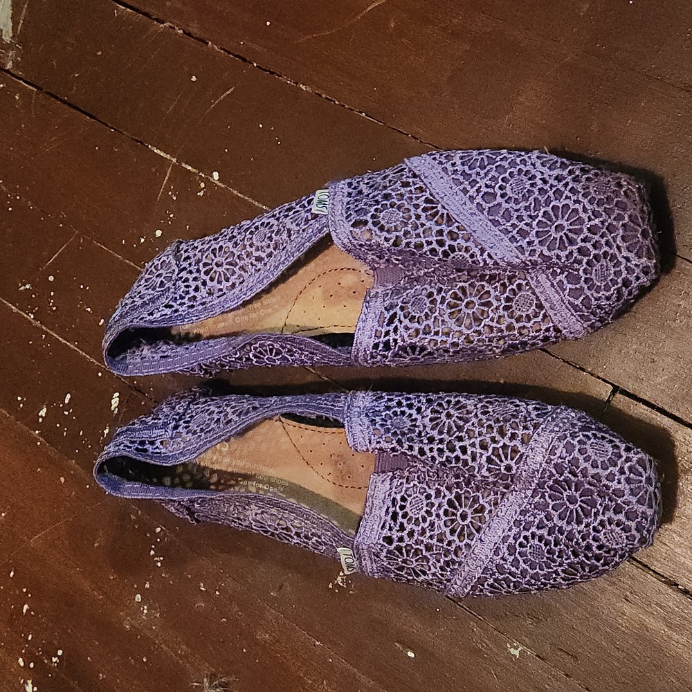 Purple Crochet Tom's size 7